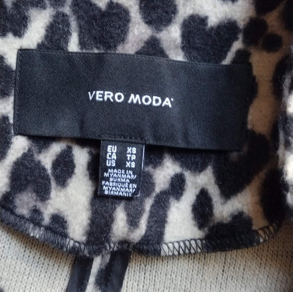 Leopard print soft lightweight coat - Picture 11 of 14